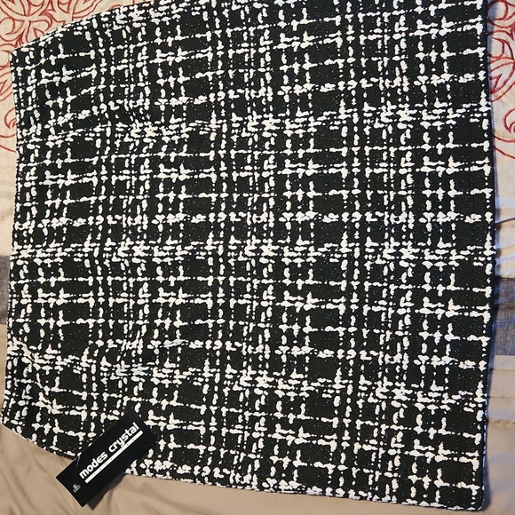 Modes Crystal Fashions Skirt Suit - Picture 9 of 11